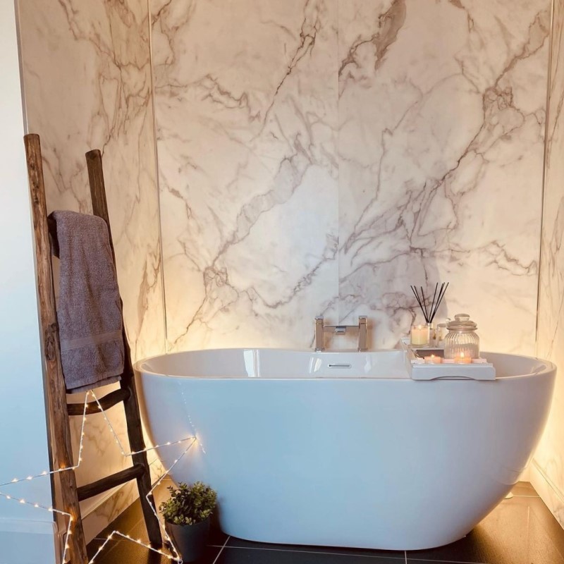 Modern Bath Tub
